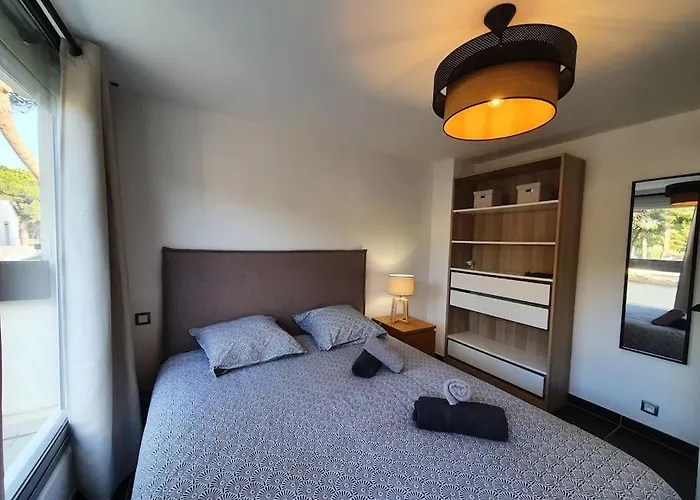 , Quartier Pinede Au Cap D'agde וילה אגדה