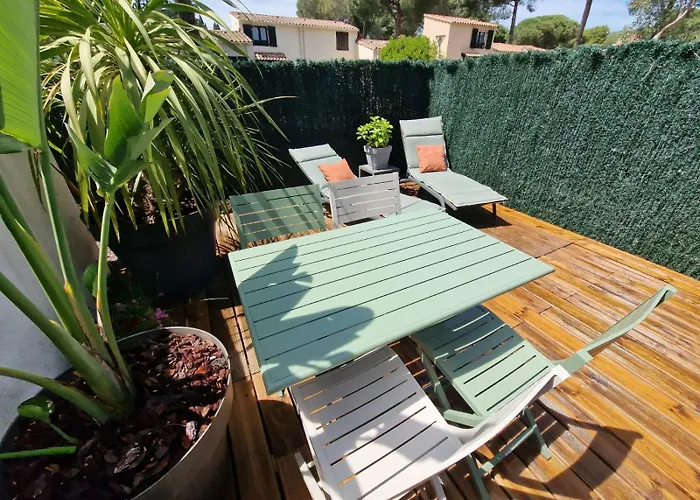 , Quartier Pinede Au Cap D'agde * אגדה